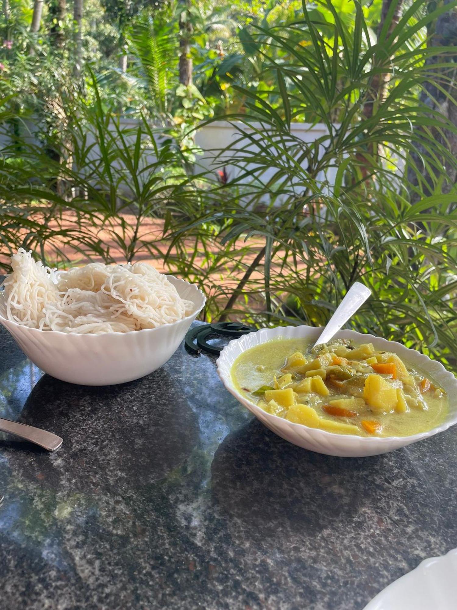 The Munroe Vibes Inn Mundrothuruth Phòng bức ảnh